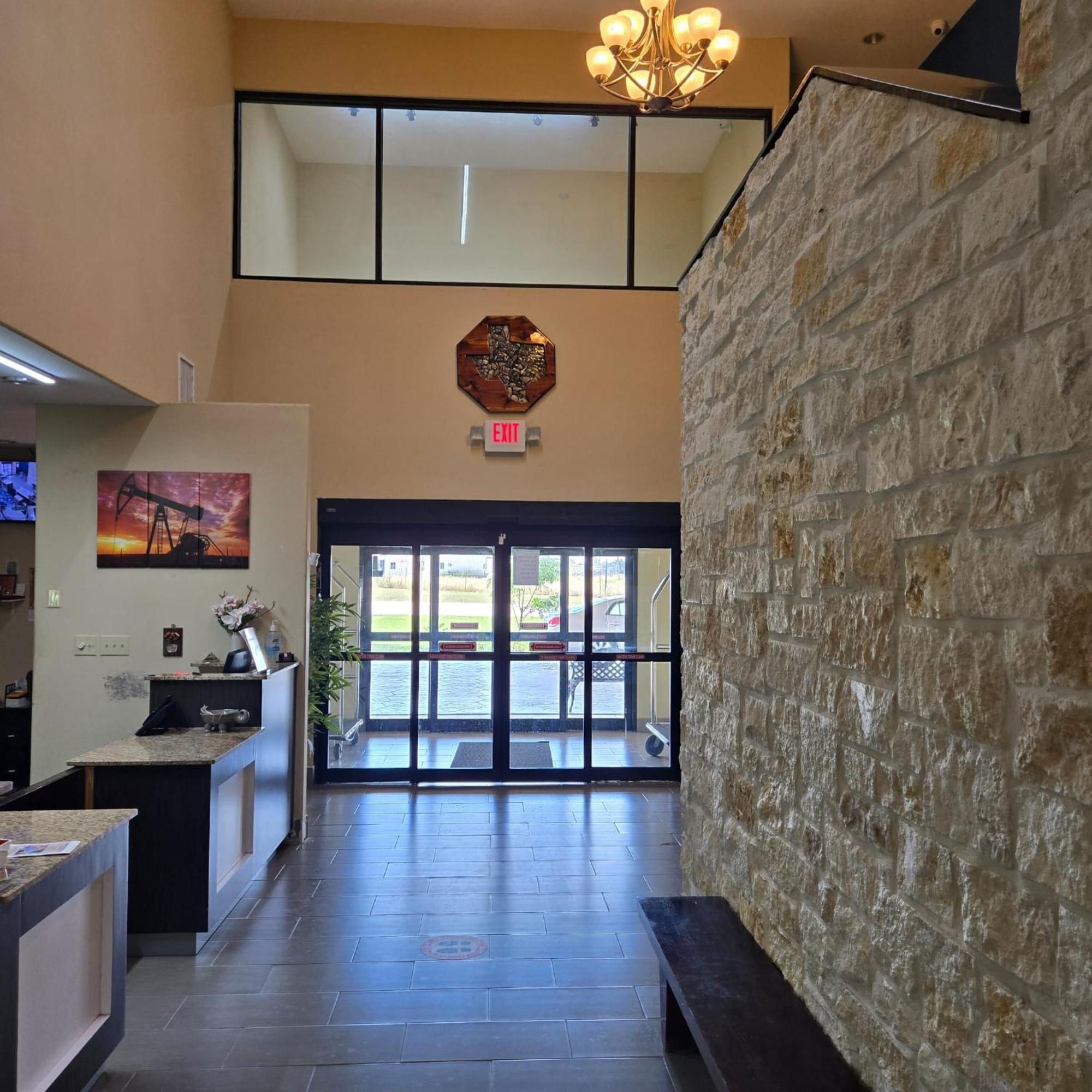 Karnes City Lodge ภายนอก รูปภาพ