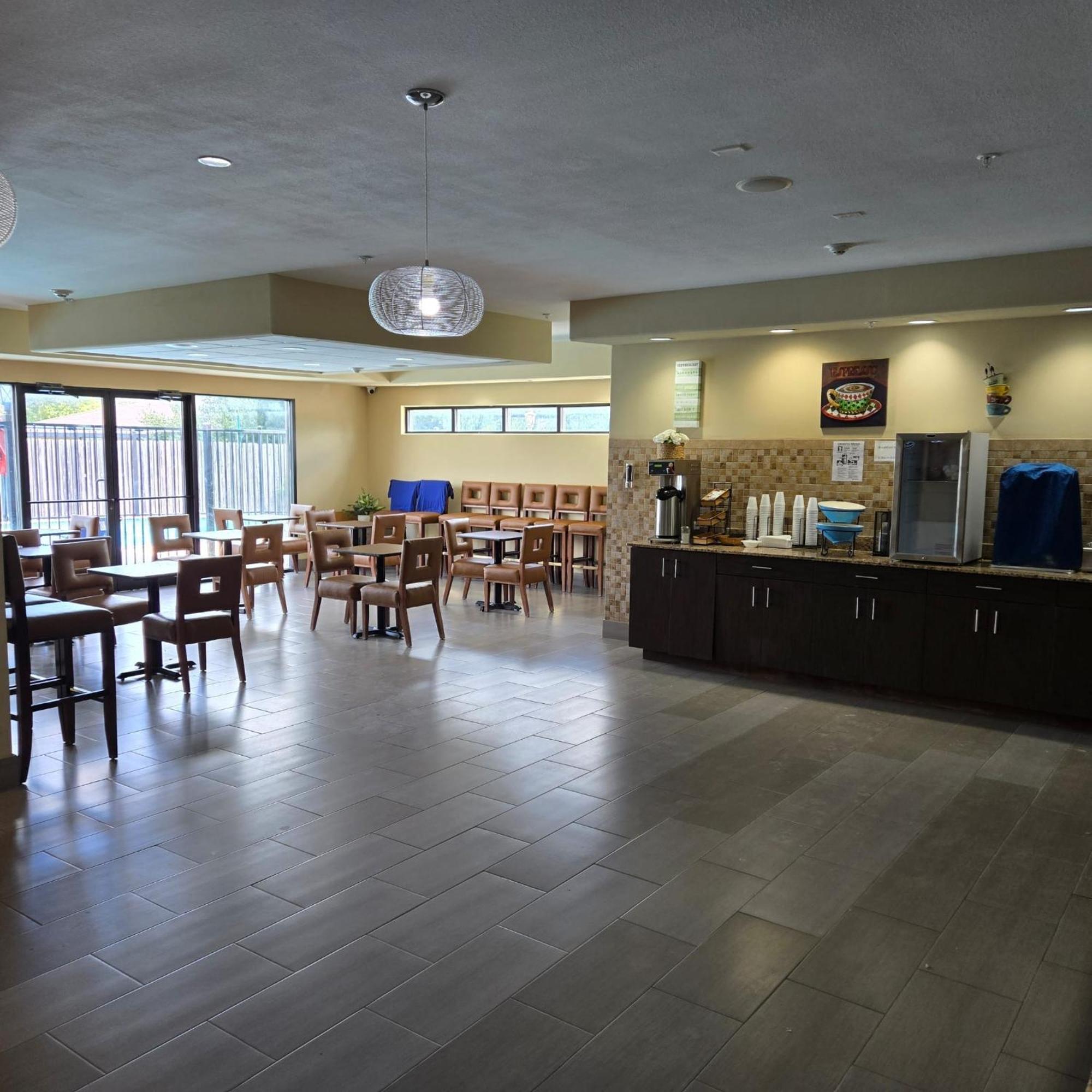 Karnes City Lodge ภายนอก รูปภาพ